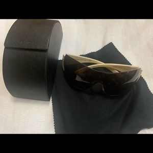 Prada Authentic Sunglass with Case and dust cloth
